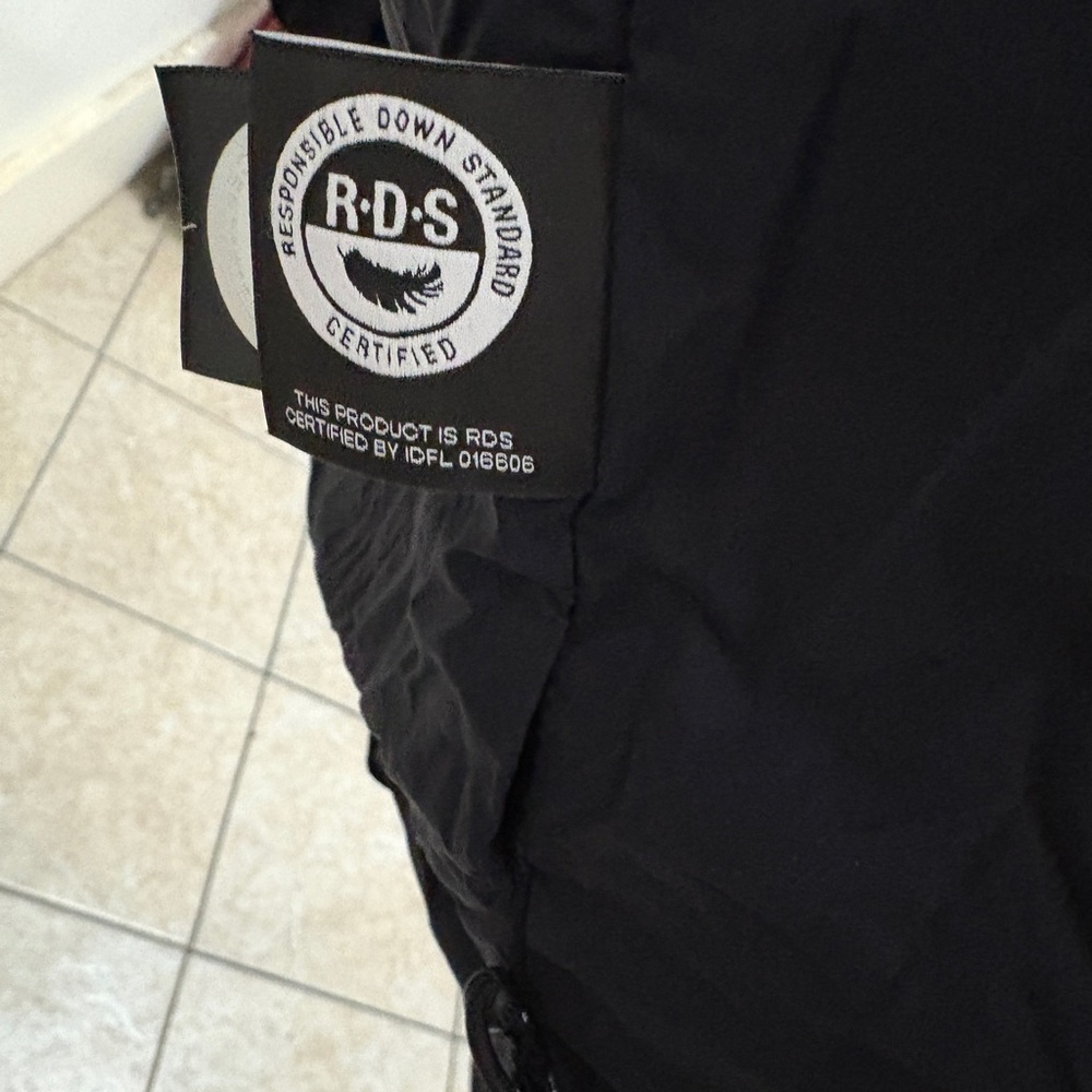 Aritzia Super Puff2o- waterproof Black Puffer Jacket - Picture 3 of 8